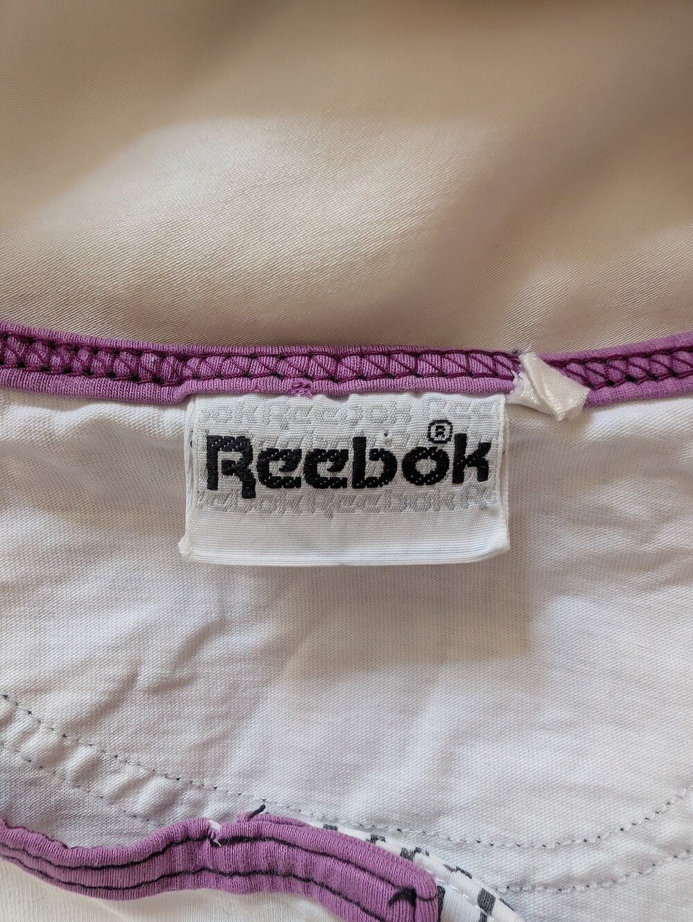 🔥80s/90s🔥- Reebok White Tee w/ Purple & Teal Geometric Accent, Tennis Vibe 🎾 - Picture 10 of 12